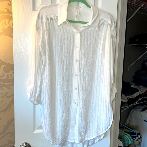 Anthropologie Tops - Anthropologie white button up tunic top. Size M. GUC.